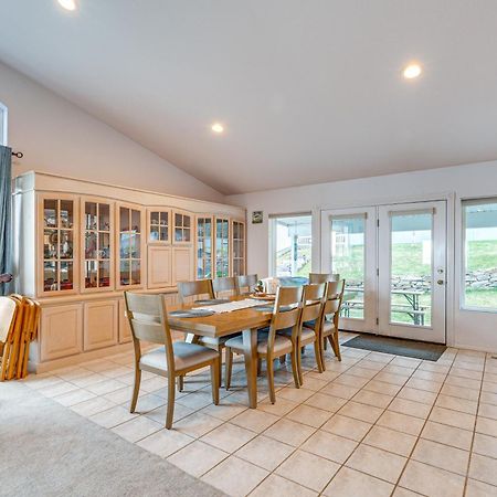 Inviting Great Falls Home With Wraparound Deck! Extérieur photo