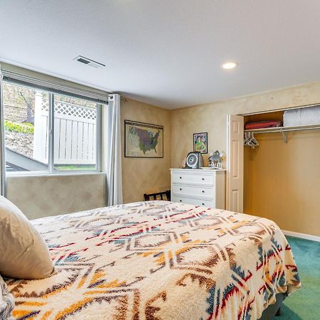 Inviting Great Falls Home With Wraparound Deck! Extérieur photo