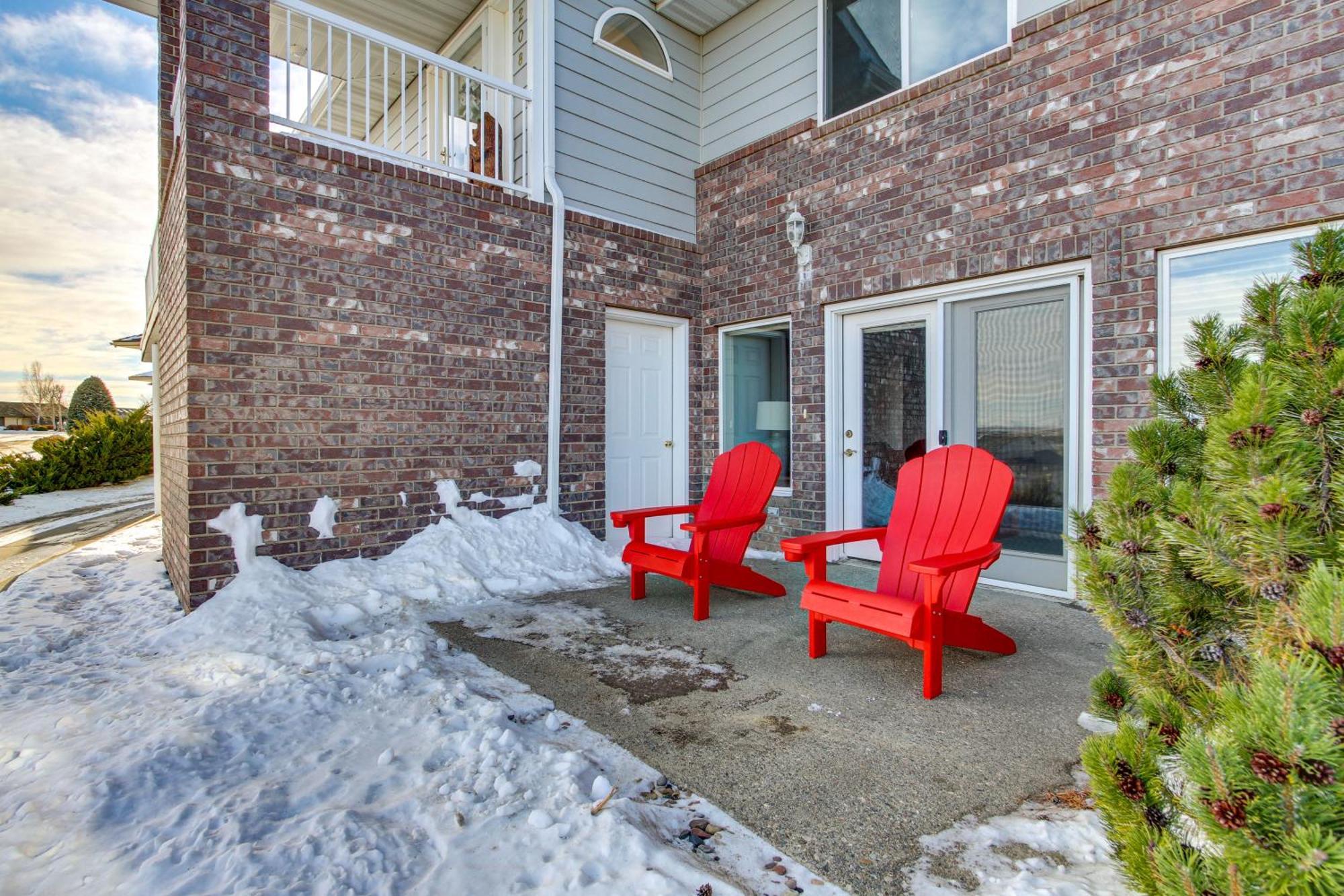 Inviting Great Falls Home With Wraparound Deck! Extérieur photo
