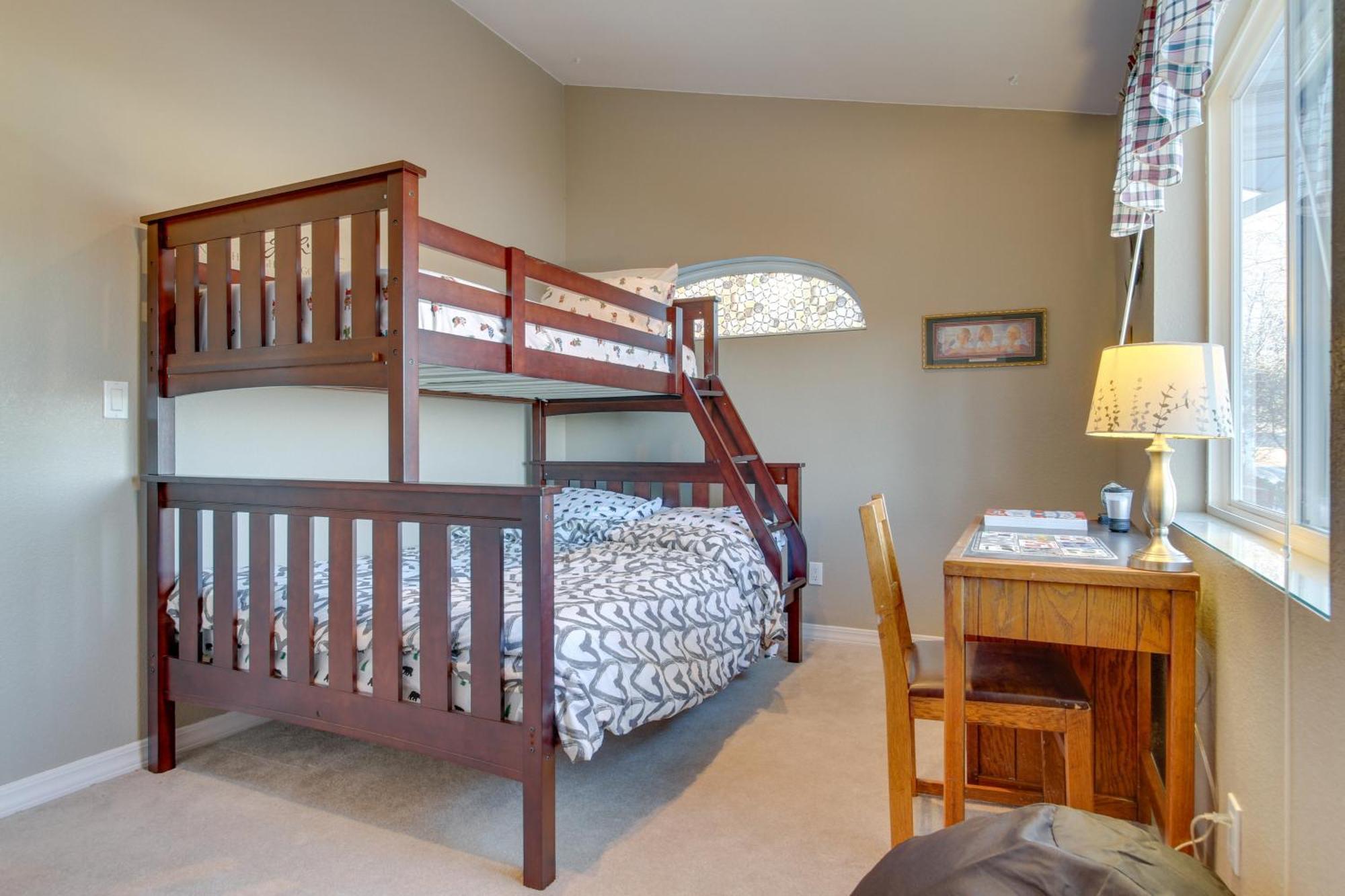 Inviting Great Falls Home With Wraparound Deck! Extérieur photo