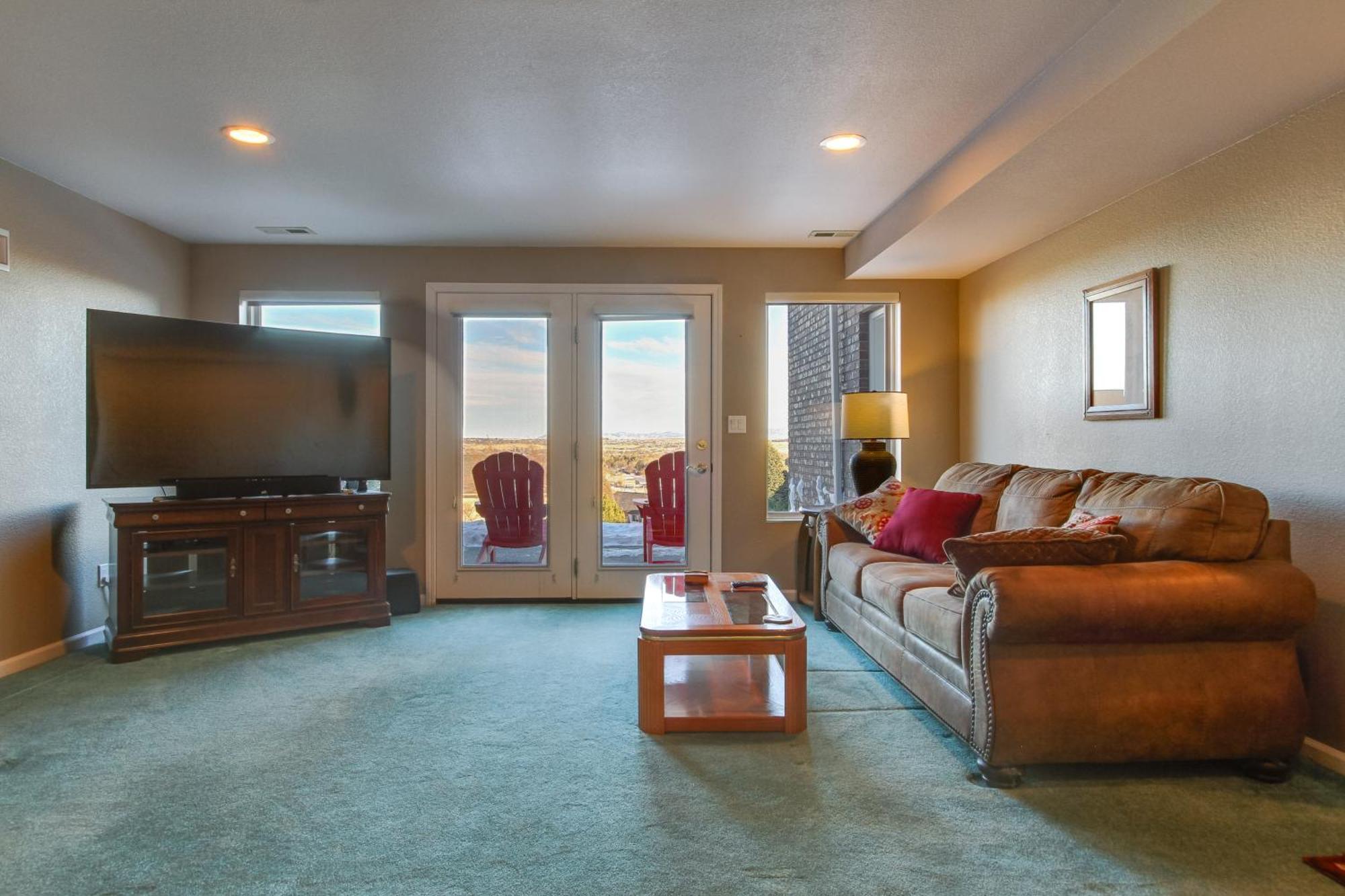 Inviting Great Falls Home With Wraparound Deck! Extérieur photo