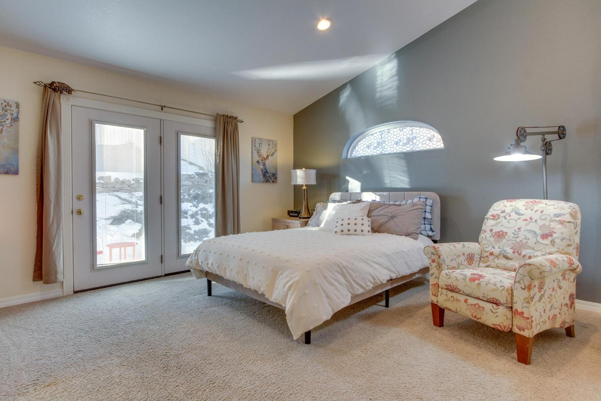 Inviting Great Falls Home With Wraparound Deck! Extérieur photo