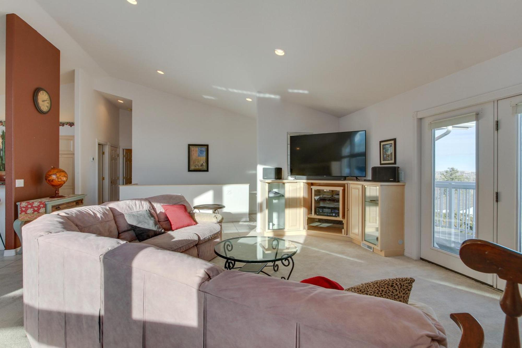 Inviting Great Falls Home With Wraparound Deck! Extérieur photo
