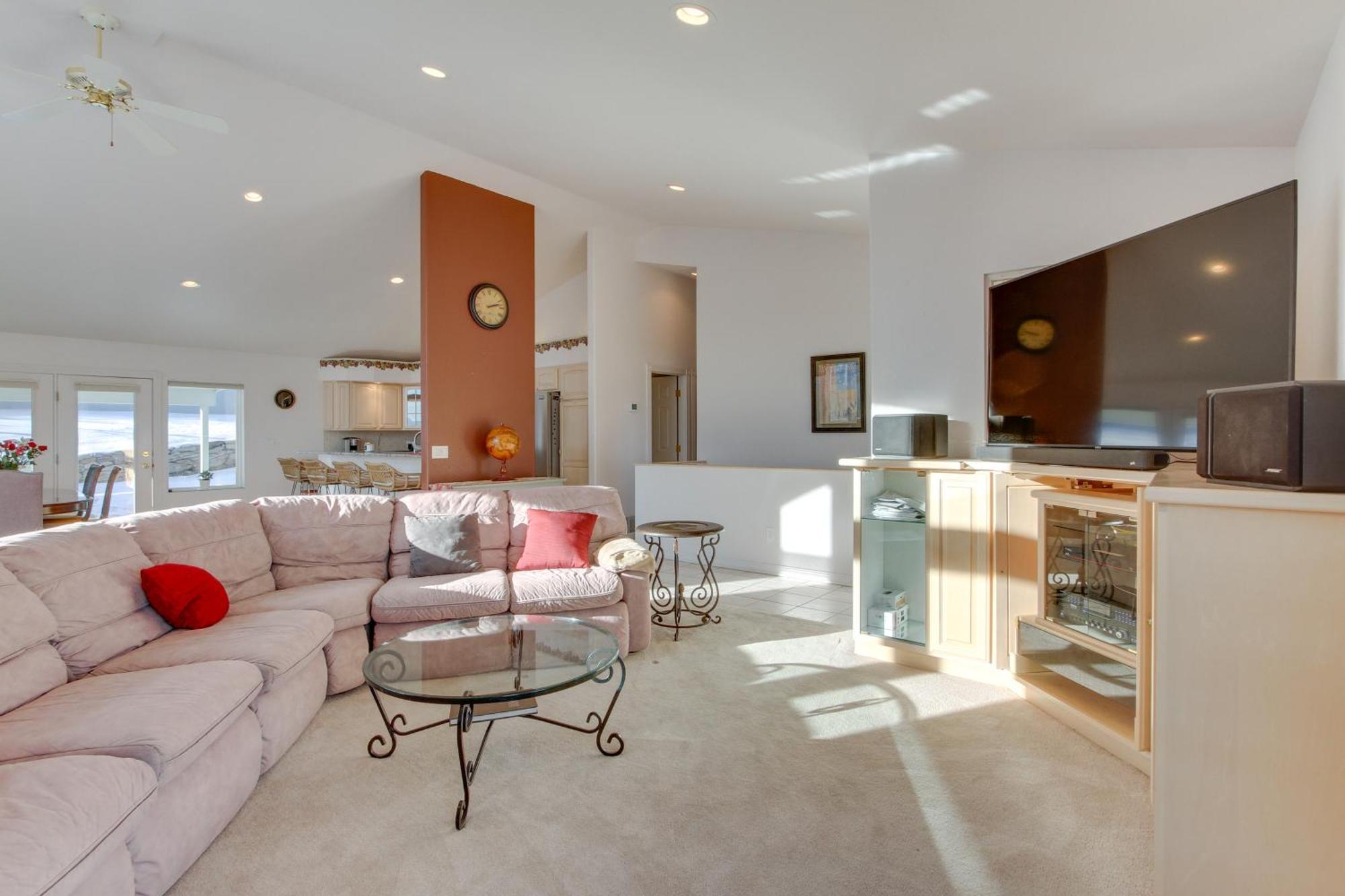Inviting Great Falls Home With Wraparound Deck! Extérieur photo