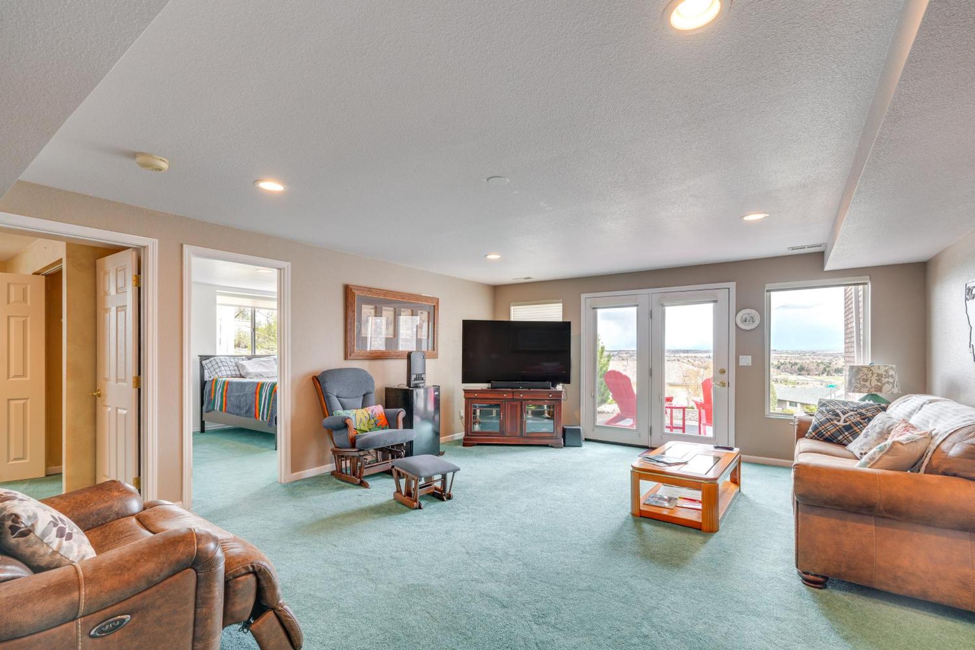 Inviting Great Falls Home With Wraparound Deck! Extérieur photo